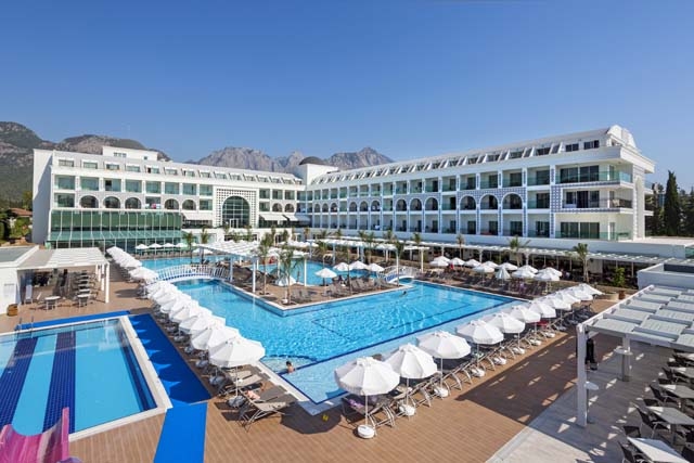 Karmir Resort Spa