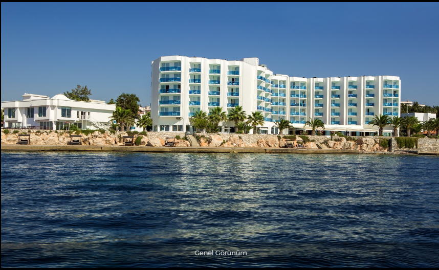 Le Bleu Hotel & Resort