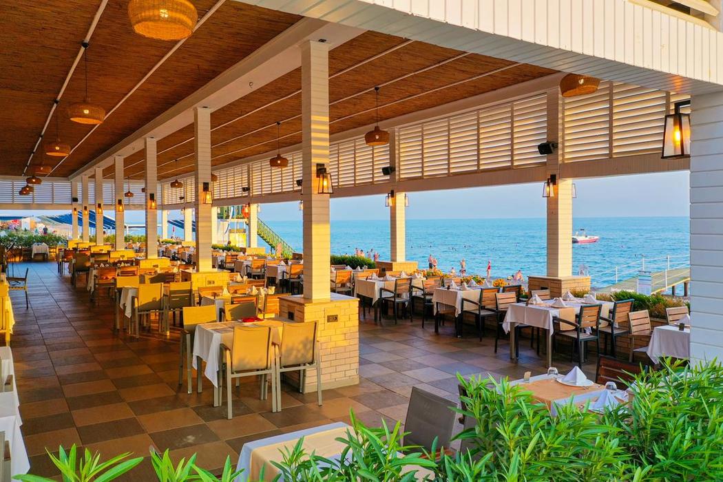 Crystal Admiral Aqua Collection