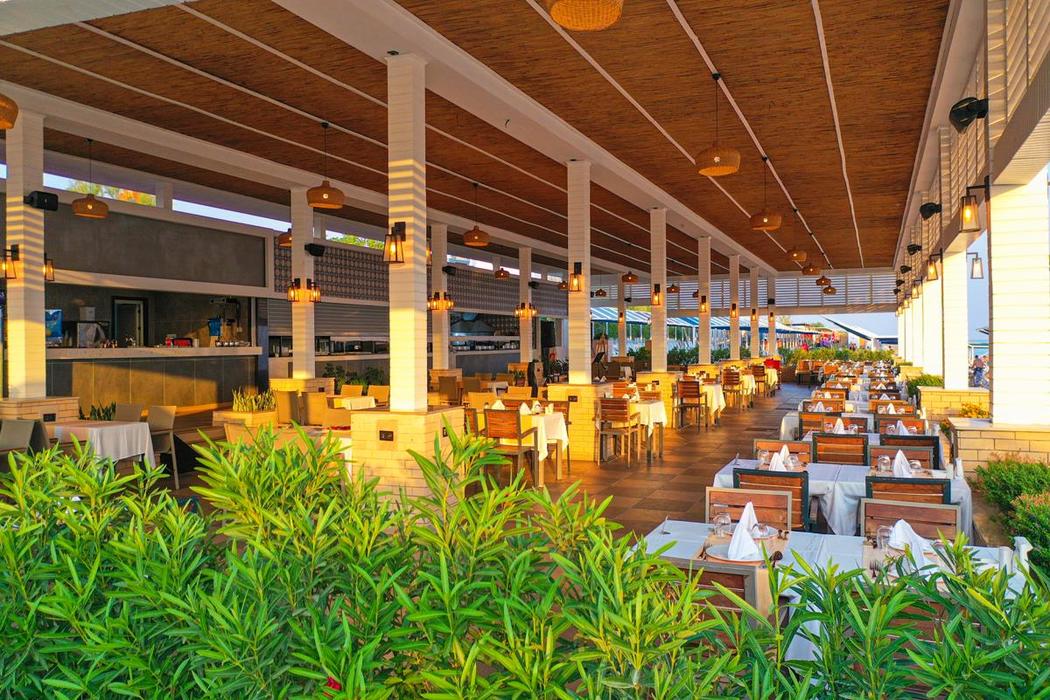 Crystal Admiral Aqua Collection