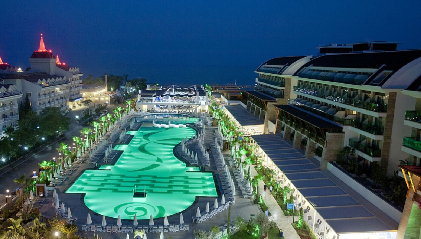 Crystal Waterworld Resort Spa 