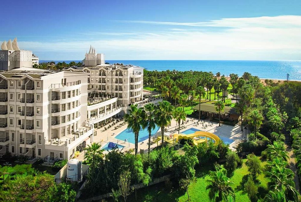 Royal Atlantis Spa & Resort Hotel