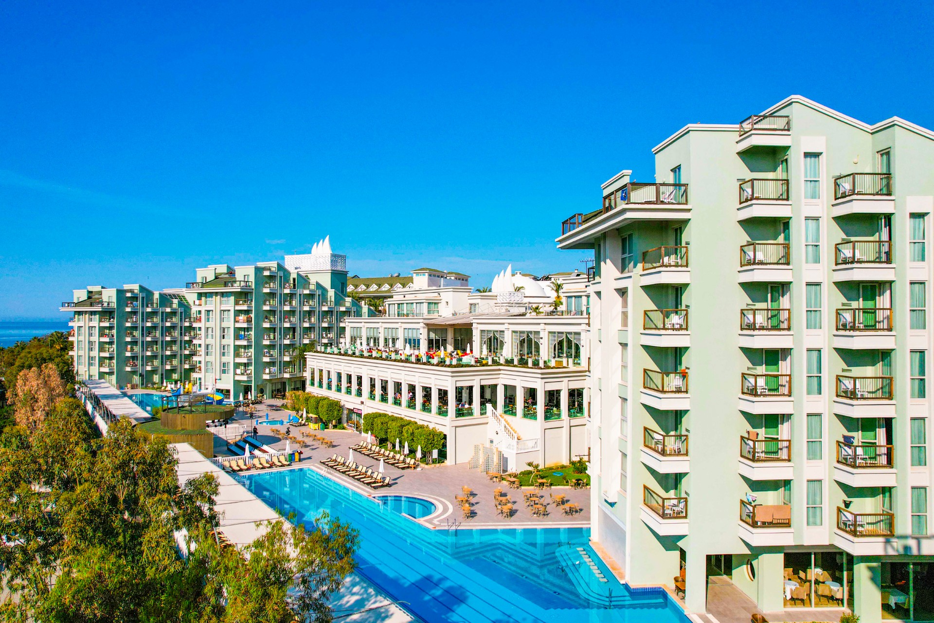 Royal Atlantis Spa & Resort Hotel