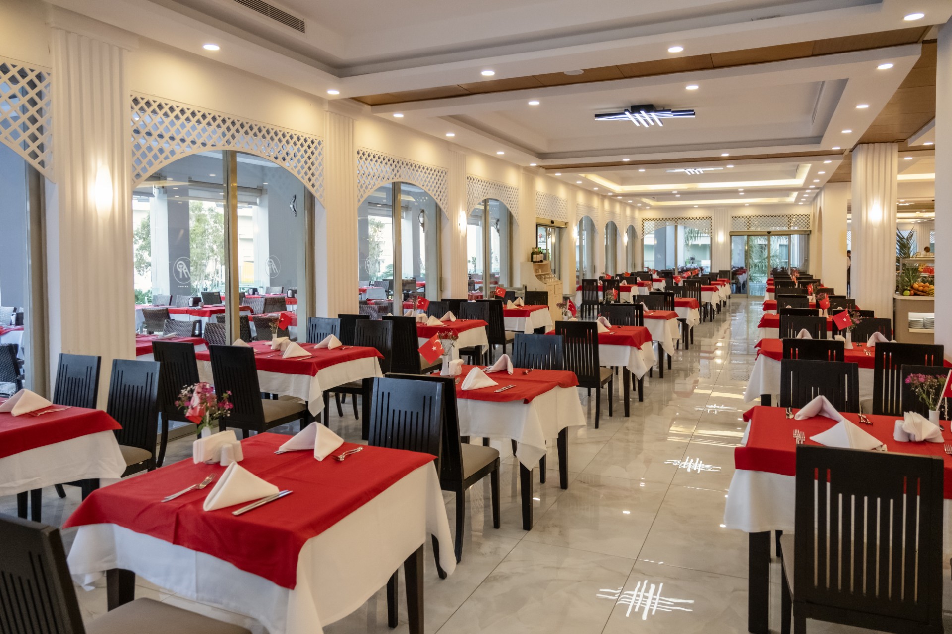 Royal Atlantis Spa & Resort Hotel