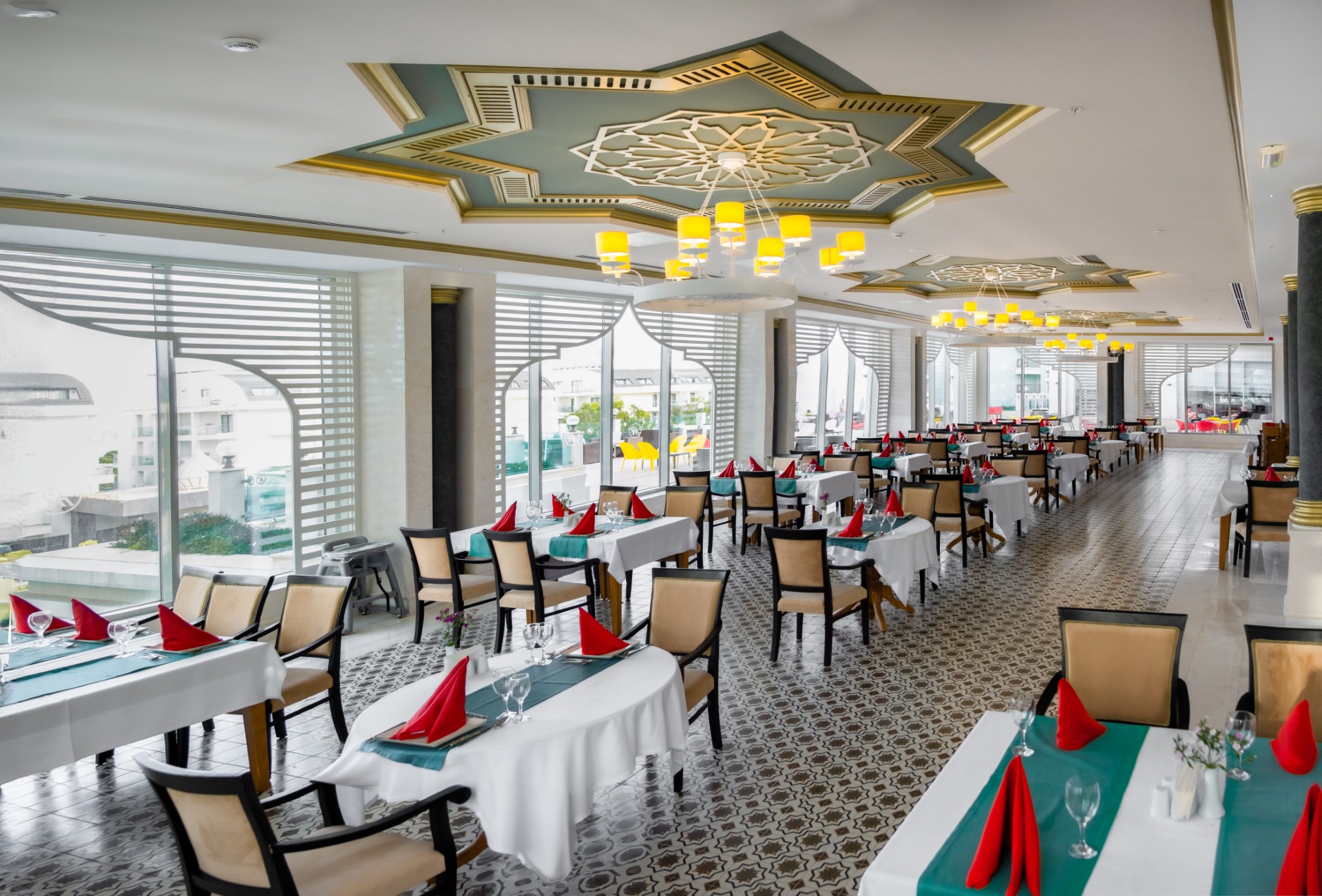 Royal Atlantis Spa & Resort Hotel