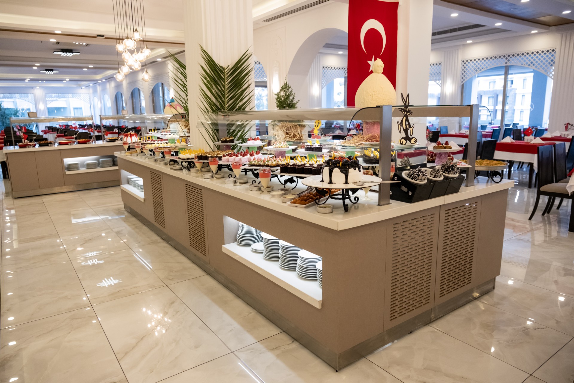 Royal Atlantis Spa & Resort Hotel