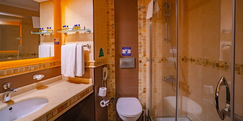 Royal Atlantis Spa & Resort Hotel