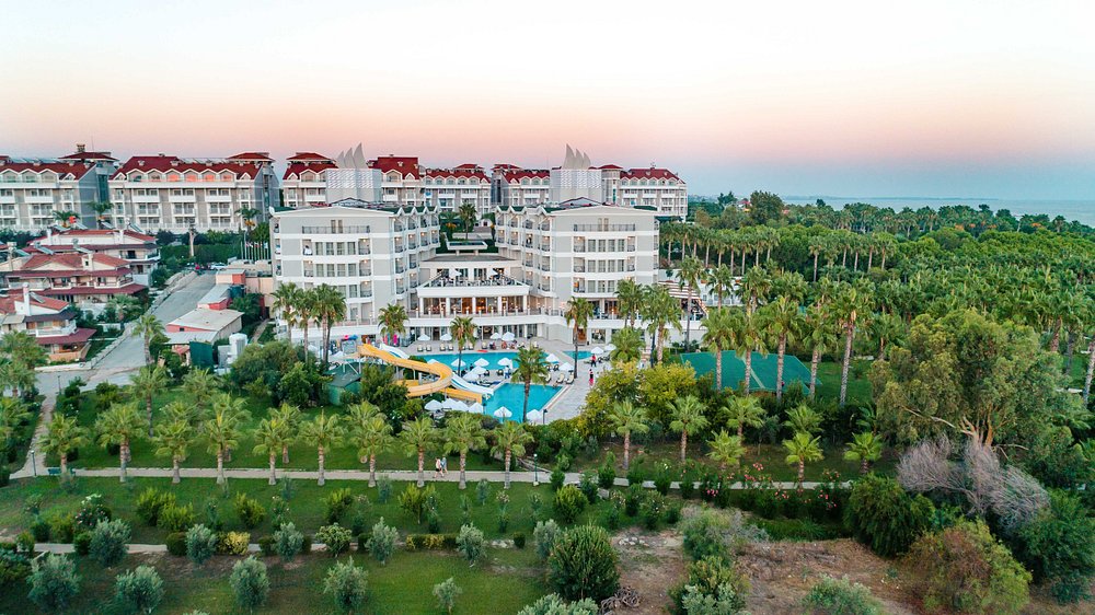 Royal Atlantis Spa & Resort Hotel