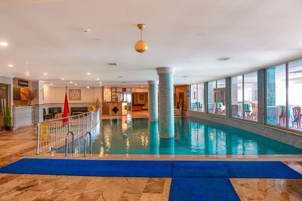 Royal Atlantis Spa & Resort Hotel