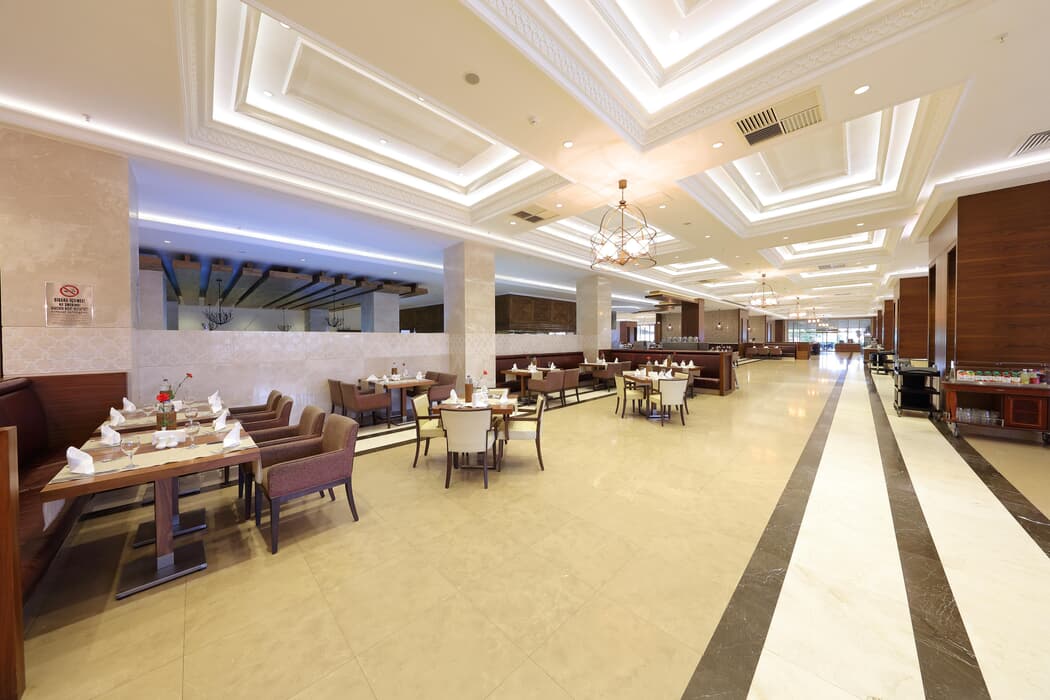 Juju Premier Palace