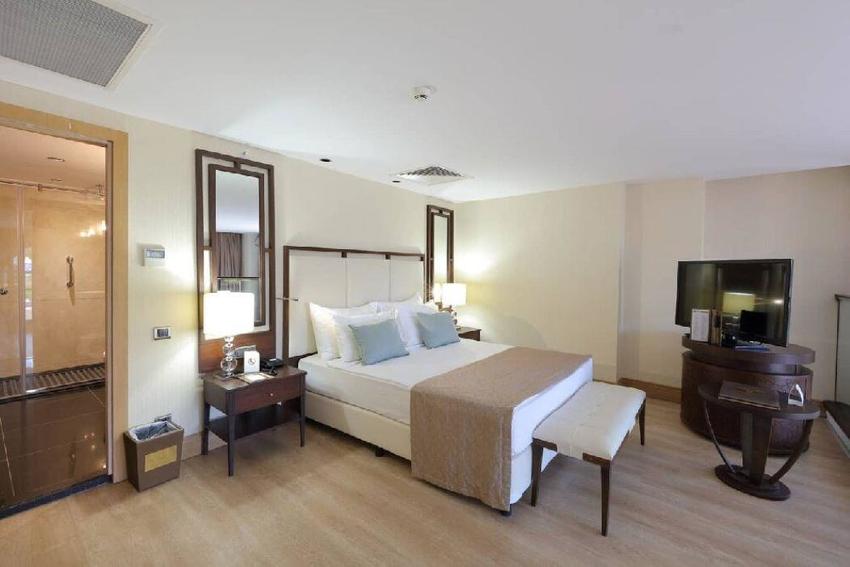 Juju Premier Palace