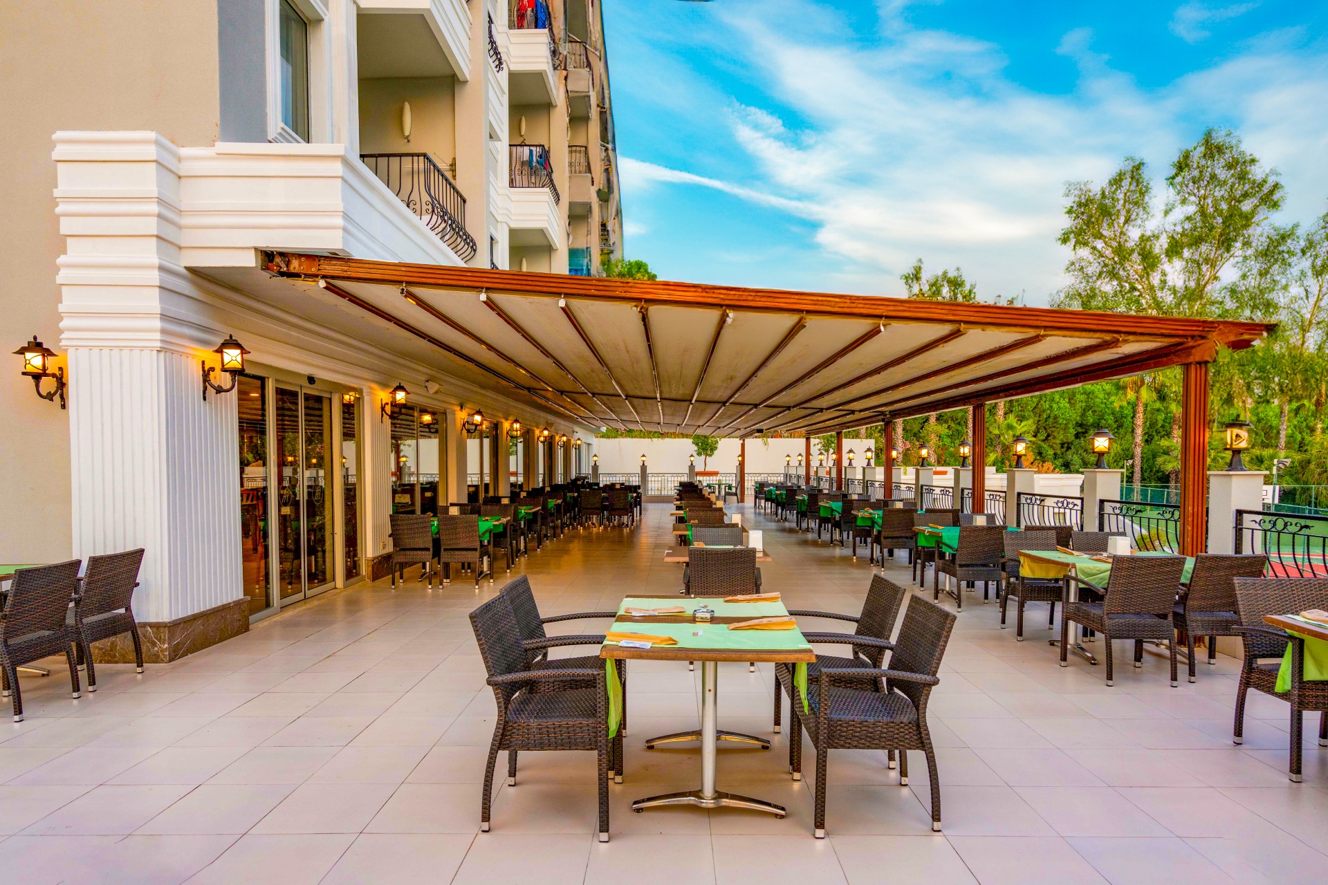 Royal Atlantis Beach Hotel